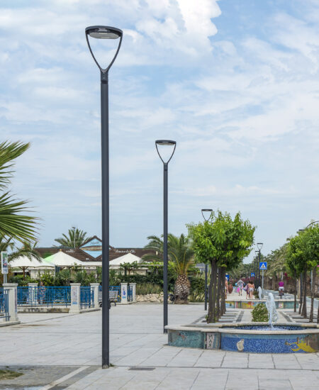 Illuminazione lungomare urbano a LED lampione di design ECORAYS - AEC Illuminazione