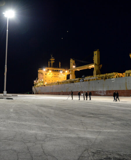 Faro LED porti industriali