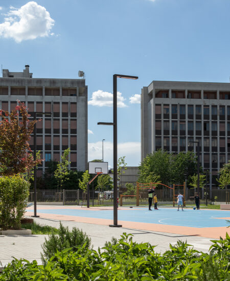 Illuminazione pubblica a LED. Lampioni per illuminazione urbana. Lampione pubblico LED