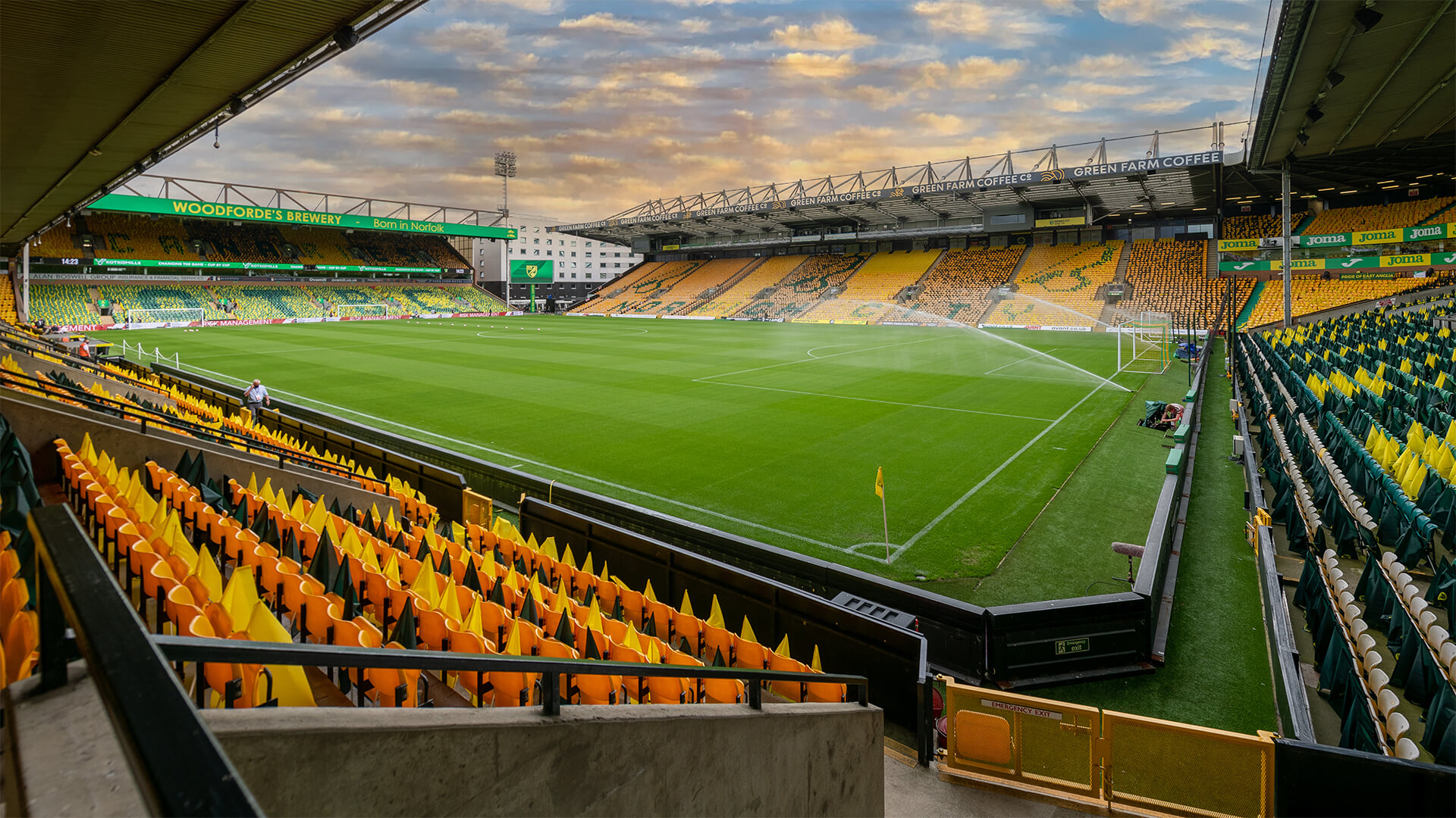 illuminazione stadio norwich